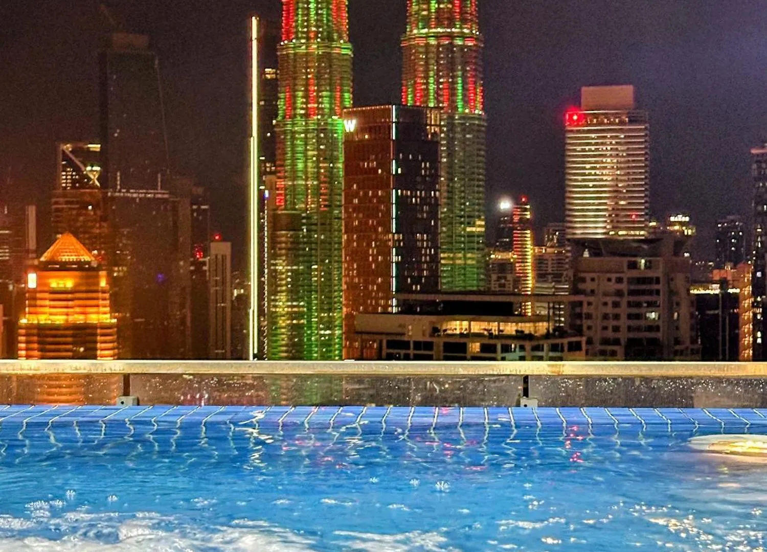 The Luxe Infinitum Klcc View At Kl City Kuala Lumpur Aparthotel
